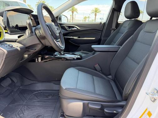 Summit White 2026 Chevrolet Trax LT