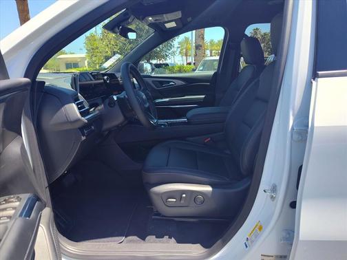 Summit White 2026 Chevrolet Traverse LT
