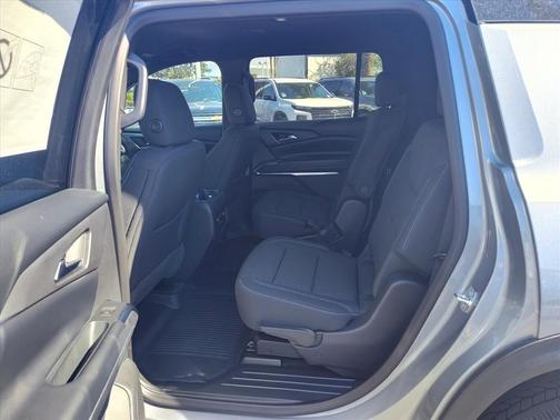 Sterling Gray Metallic 2026 Chevrolet Traverse LT