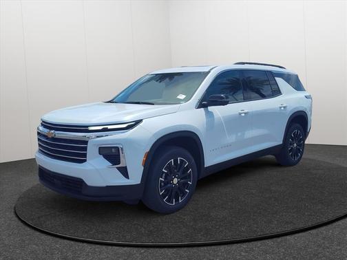 Polar White Tricoat 2026 Chevrolet Traverse LT