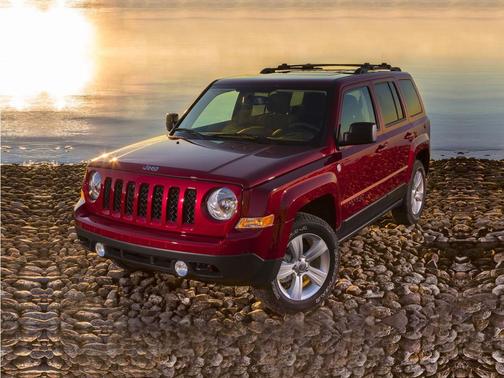 Granite Crystal Metallic Clearcoat 2016 Jeep Patriot Sport