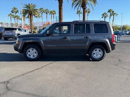 Granite Crystal Metallic Clearcoat 2016 Jeep Patriot Sport