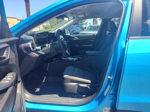 Marina Blue Metallic 2026 Chevrolet Trax LT