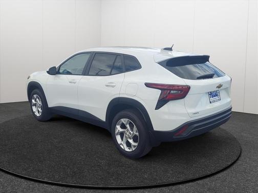 Summit White 2026 Chevrolet Trax LS