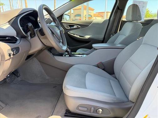 Summit White 2024 Chevrolet Malibu FWD 1LT