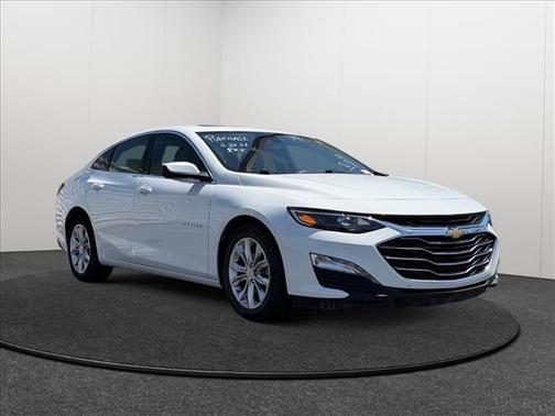 Summit White 2024 Chevrolet Malibu FWD 1LT