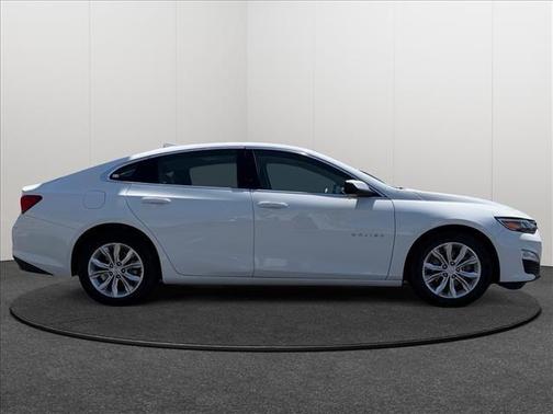 Summit White 2024 Chevrolet Malibu FWD 1LT