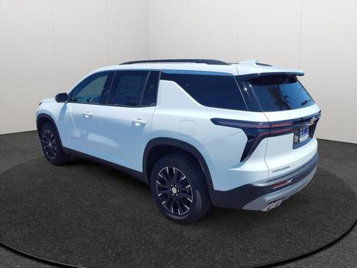 Summit White 2026 Chevrolet Traverse LT