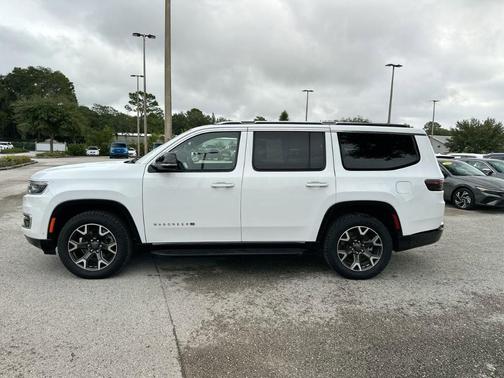 Bright White Clearcoat 2023 Jeep Wagoneer Series III