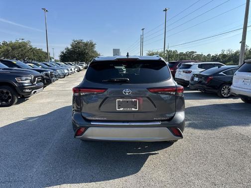 2021 Toyota Highlander Platinum
