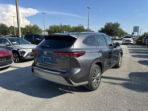 2021 Toyota Highlander Platinum