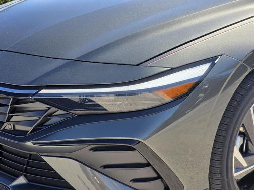 2026 Hyundai ELANTRA HEV Limited