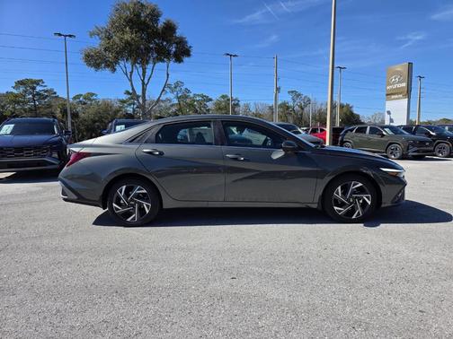 2026 Hyundai ELANTRA HEV Limited