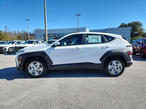 2026 Hyundai KONA SE