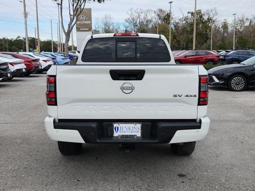 2022 Nissan Frontier SV