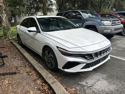 2024 Hyundai ELANTRA Limited