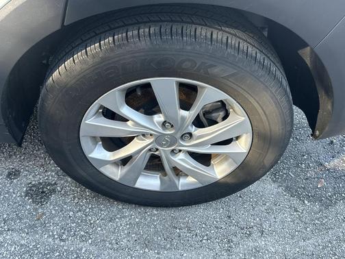 2021 Hyundai TUCSON SE