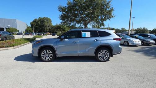 2023 Toyota Highlander L