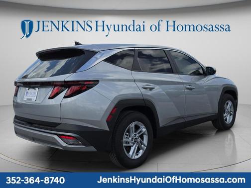 Shimmering Silver 2026 Hyundai TUCSON SE
