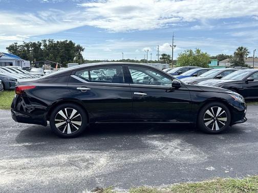 2022 Nissan Altima 2.5 SL