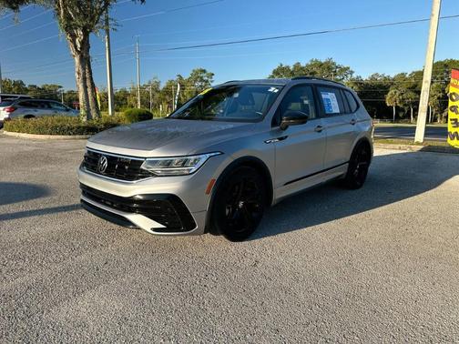 2023 Volkswagen Tiguan 2.0T SE R-Line Black