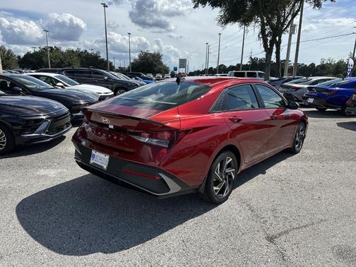 2025 Hyundai ELANTRA SEL Sport