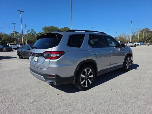 2025 Honda Pilot Touring