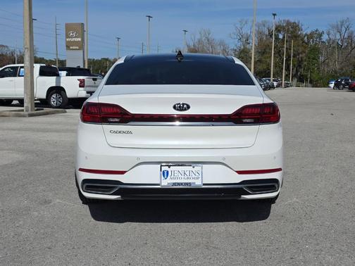 2020 Kia Cadenza SX Limited