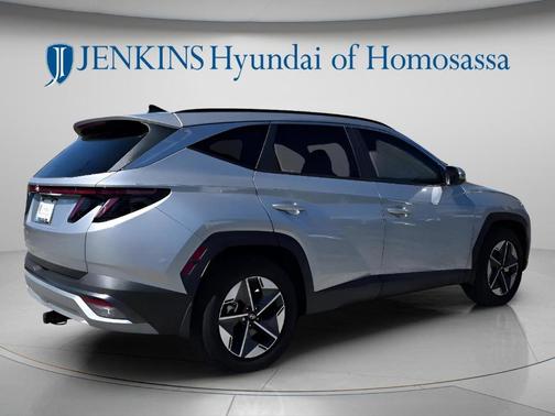 Shimmering Silver 2026 Hyundai TUCSON SEL Premium