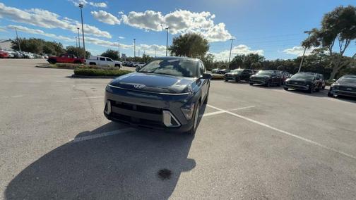 2024 Hyundai KONA SE