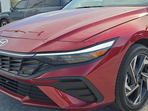 2025 Hyundai ELANTRA HEV SEL Sport