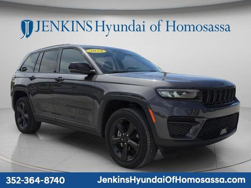 Metallic 2024 Jeep Grand Cherokee Laredo