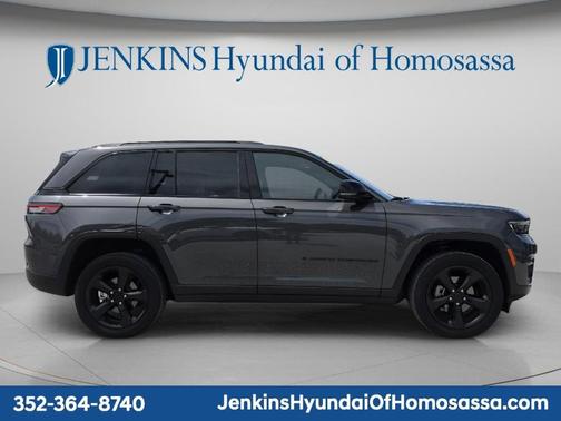 Metallic 2024 Jeep Grand Cherokee Laredo