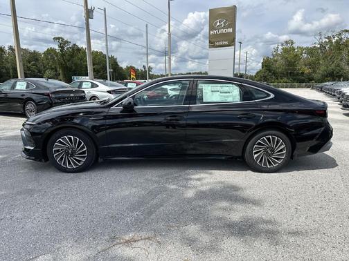 2025 Hyundai SONATA Hybrid Limited