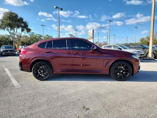 2022 BMW X4 xDrive30i