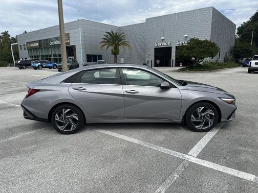 2025 Hyundai ELANTRA HEV Limited