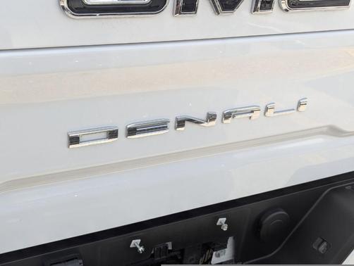 Summit White 2025 GMC Sierra 2500 Denali