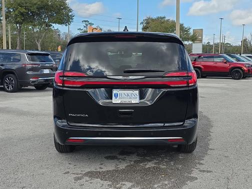 Diamond Black 2024 Chrysler Pacifica Touring-L