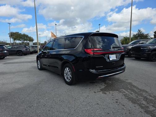 Diamond Black 2024 Chrysler Pacifica Touring-L