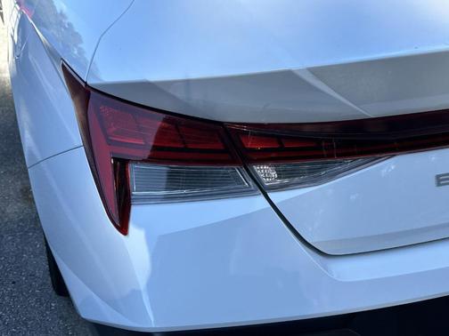 2024 Hyundai ELANTRA HEV Limited