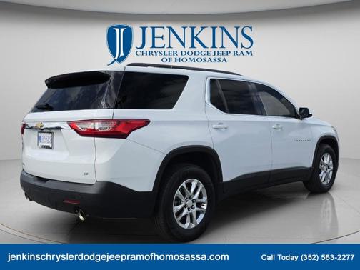 Summit White 2019 Chevrolet Traverse LT Cloth