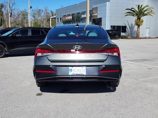 2026 Hyundai ELANTRA HEV Limited