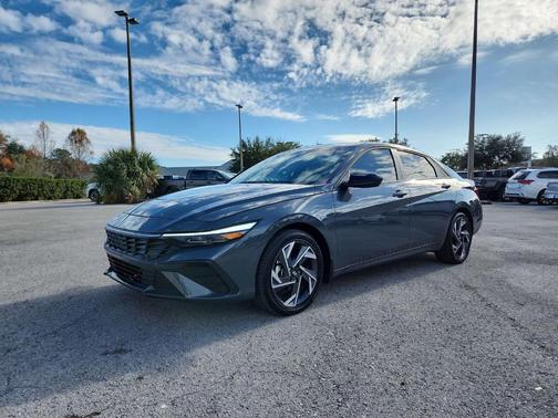 2025 Hyundai ELANTRA HEV SEL