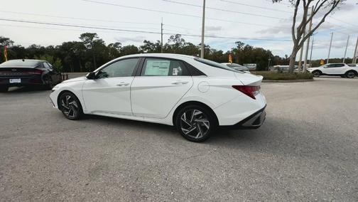 2025 Hyundai ELANTRA Limited