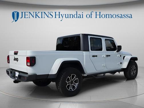 Bright White Clearcoat 2020 Jeep Gladiator Sport