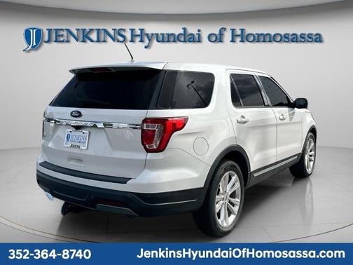 White Platinum Clearcoat Metallic 2019 Ford Explorer XLT
