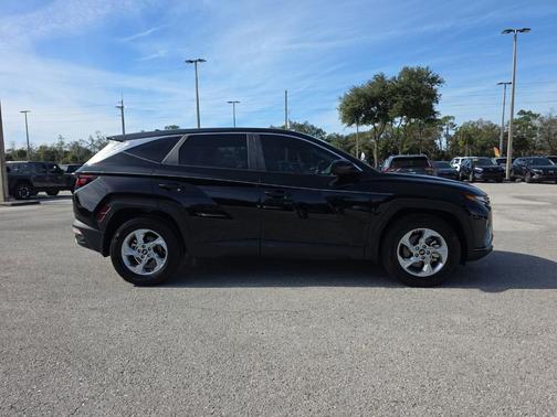 2024 Hyundai TUCSON SE