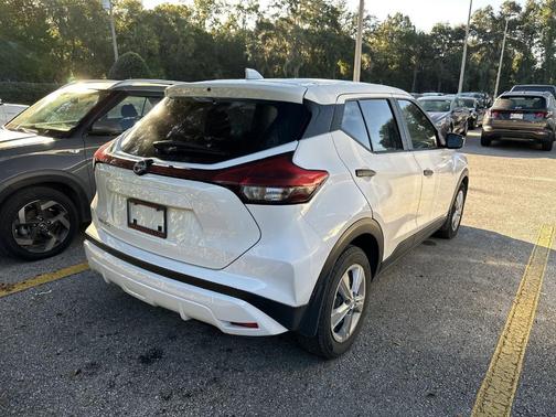2023 Nissan Kicks S