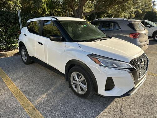 2023 Nissan Kicks S
