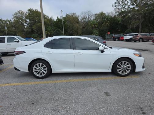 2022 Toyota Camry LE
